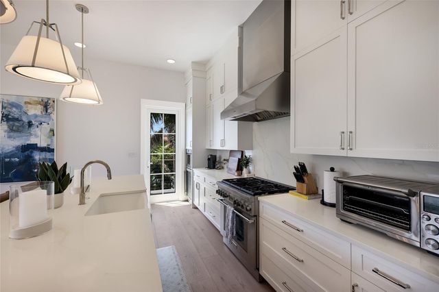 511 59TH STREET, Bradenton Beach, FL 34217