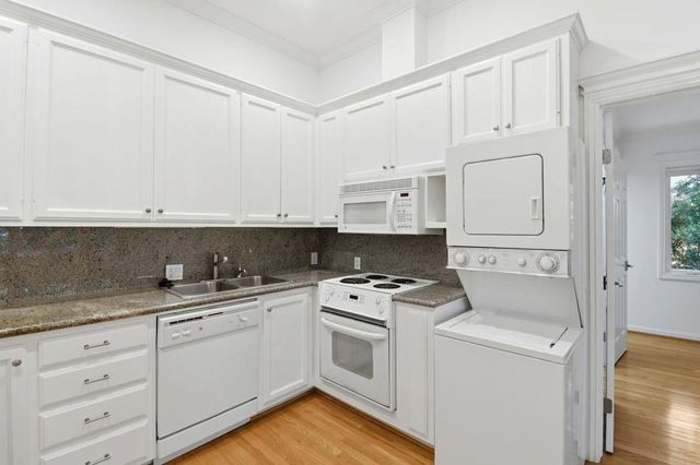 90 Holbrook Lane, Atherton, CA 94027