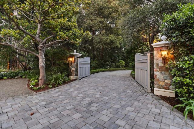 90 Holbrook Lane, Atherton, CA 94027