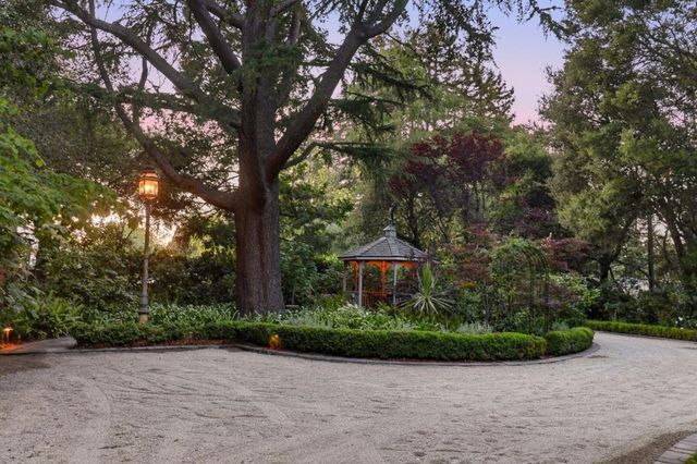 90 Holbrook Lane, Atherton, CA 94027
