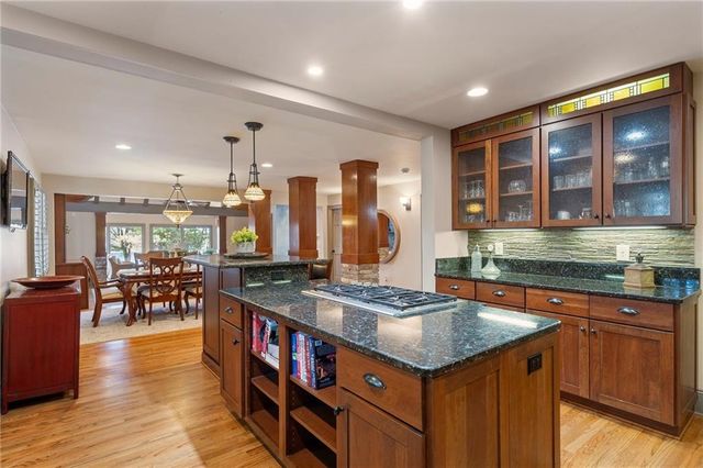 6402 Lakeview Drive, Buford, GA 30518