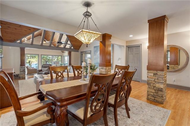 6402 Lakeview Drive, Buford, GA 30518