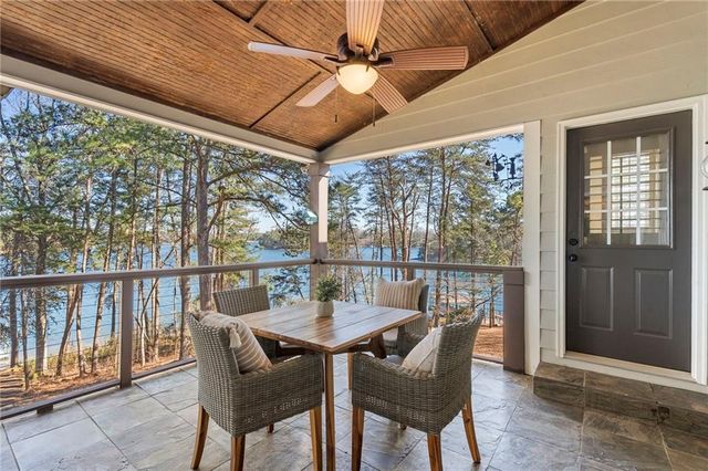 6402 Lakeview Drive, Buford, GA 30518
