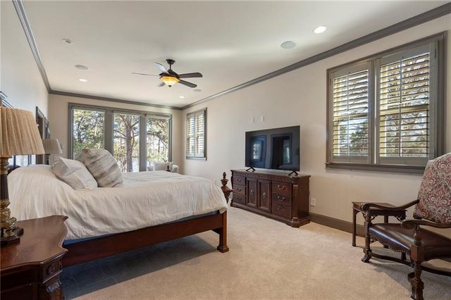 6402 Lakeview Drive, Buford, GA 30518