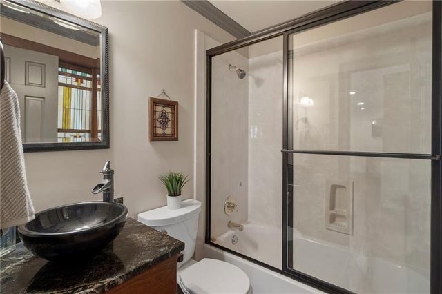 6402 Lakeview Drive, Buford, GA 30518