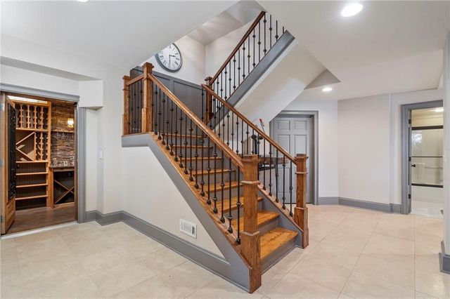 6402 Lakeview Drive, Buford, GA 30518