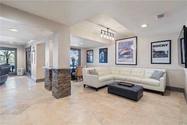 6402 Lakeview Drive, Buford, GA 30518
