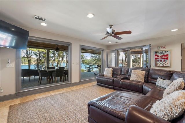 6402 Lakeview Drive, Buford, GA 30518