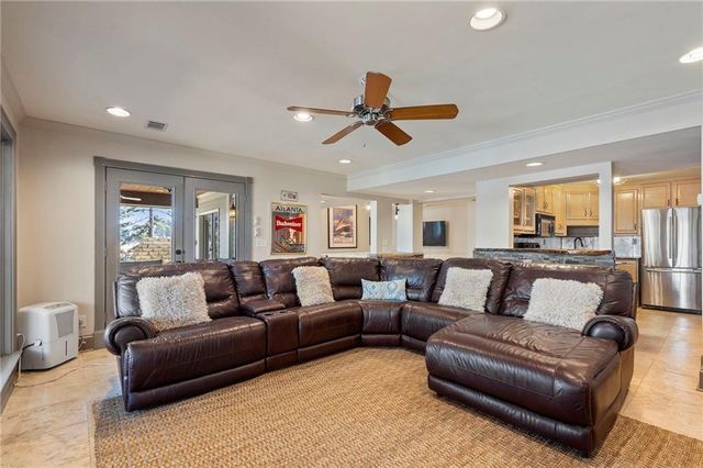 6402 Lakeview Drive, Buford, GA 30518