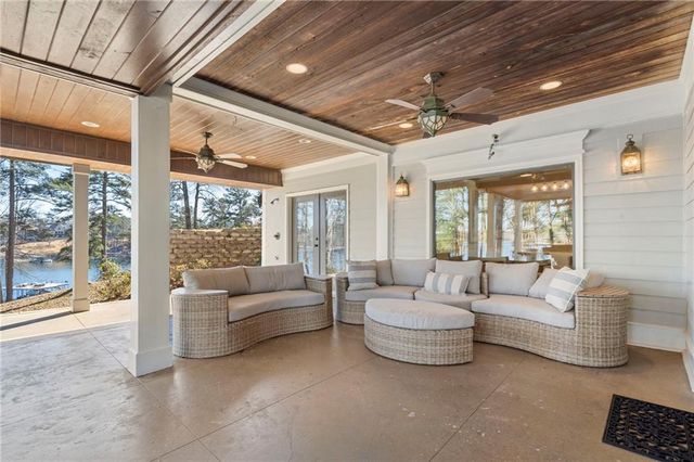 6402 Lakeview Drive, Buford, GA 30518