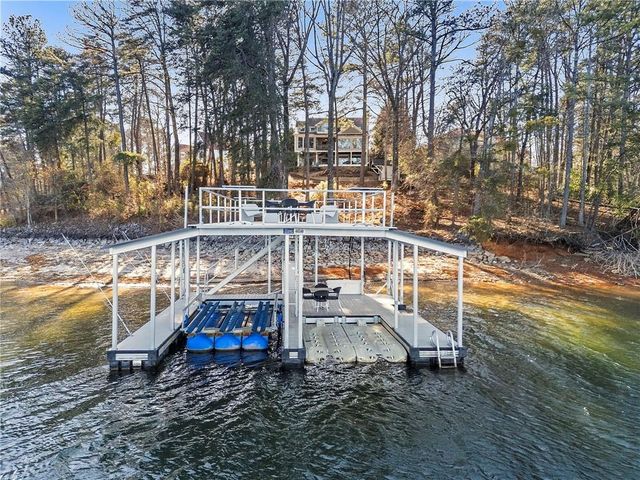 6402 Lakeview Drive, Buford, GA 30518