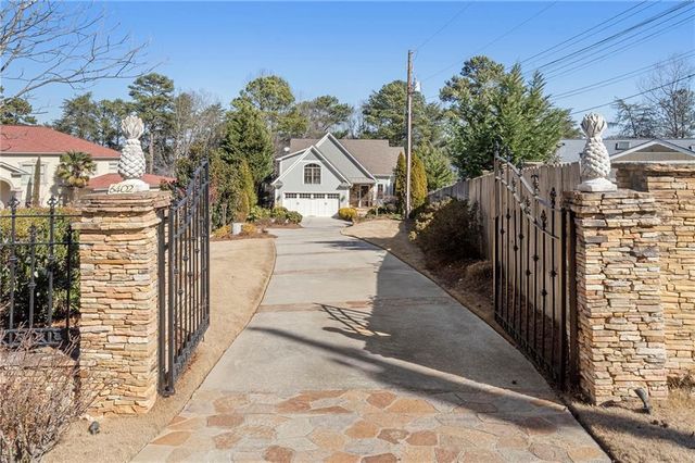 6402 Lakeview Drive, Buford, GA 30518