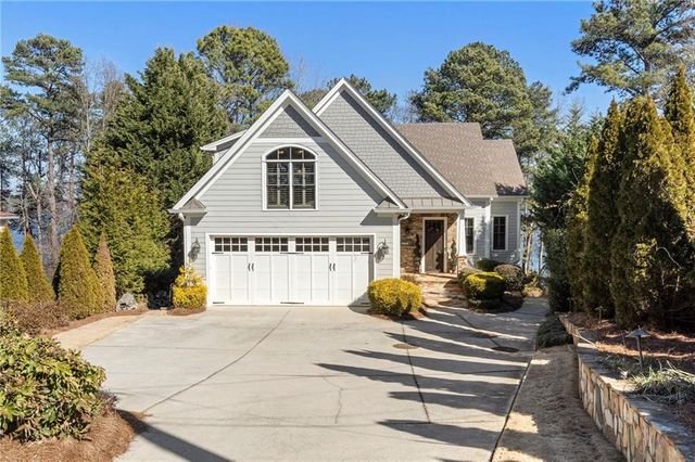 6402 Lakeview Drive, Buford, GA 30518