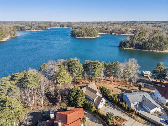 6402 Lakeview Drive, Buford, GA 30518