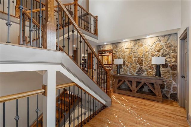 6402 Lakeview Drive, Buford, GA 30518