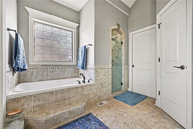 17450 NW 130th Terrace, Platte City, MO 64079