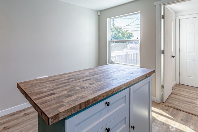 516 S 57th Street, Tacoma, WA 98408