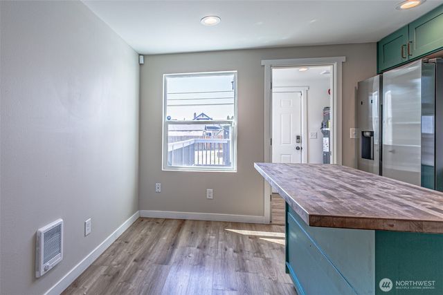 516 S 57th Street, Tacoma, WA 98408