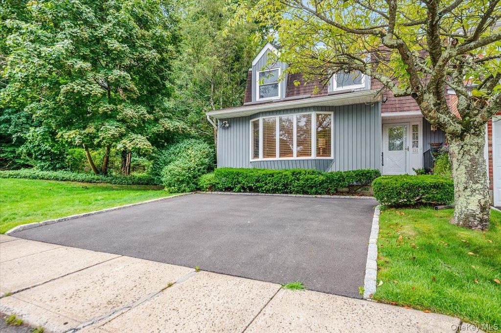 131 Terrace Court 131, Woodbury, NY 11797