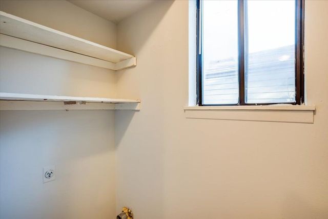 504 S Paula Ave, Wichita, KS 67209