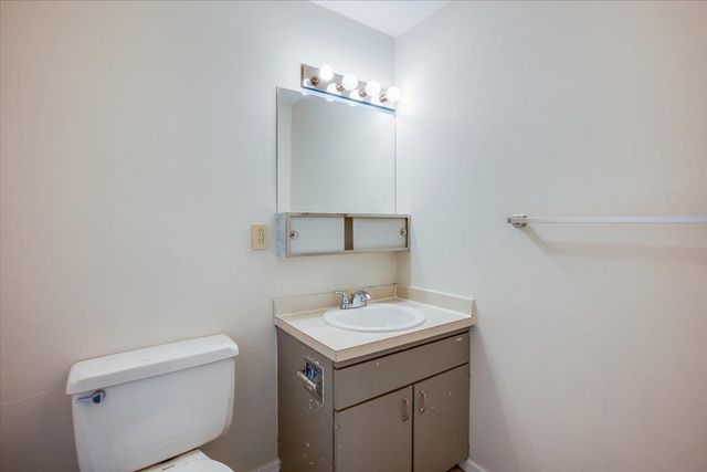 504 S Paula Ave, Wichita, KS 67209