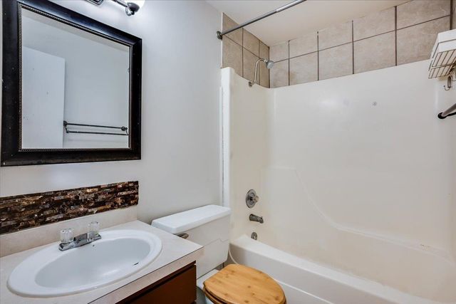 504 S Paula Ave, Wichita, KS 67209