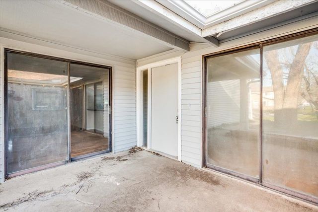 504 S Paula Ave, Wichita, KS 67209