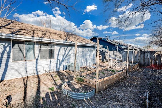 504 S Paula Ave, Wichita, KS 67209