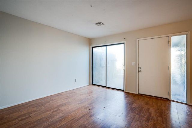 504 S Paula Ave, Wichita, KS 67209