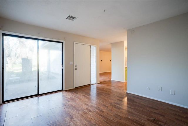 504 S Paula Ave, Wichita, KS 67209