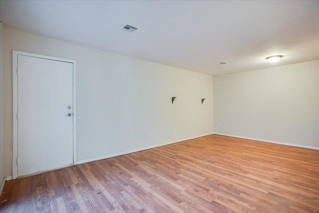 504 S Paula Ave, Wichita, KS 67209