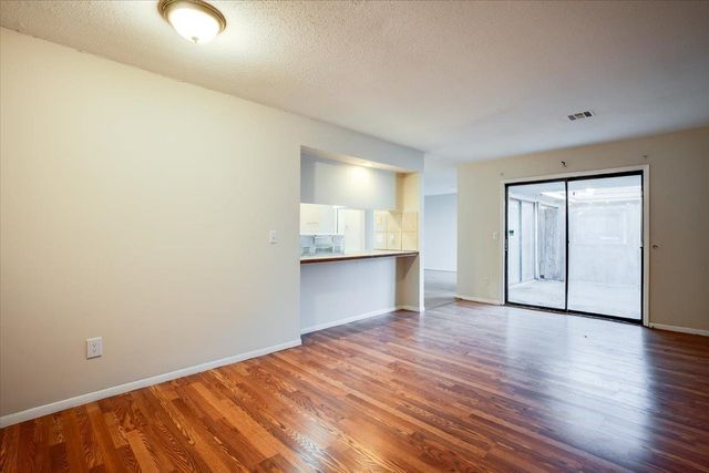 504 S Paula Ave, Wichita, KS 67209