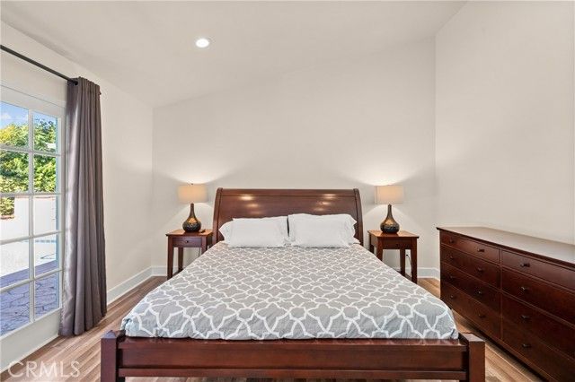 6045 Sausalito Avenue, Woodland Hills (los Angeles), CA 91367