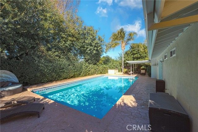 6045 Sausalito Avenue, Woodland Hills (los Angeles), CA 91367