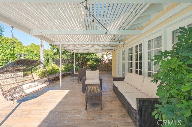 6045 Sausalito Avenue, Woodland Hills (los Angeles), CA 91367