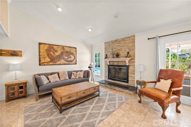 6045 Sausalito Avenue, Woodland Hills (los Angeles), CA 91367