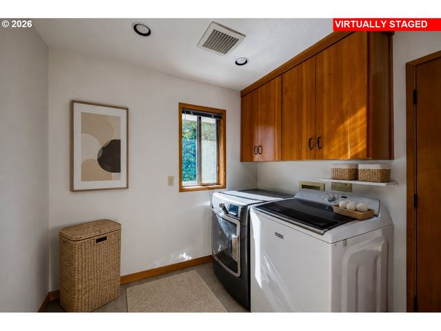 2445 Sw MONTGOMERY Dr, Portland, OR 97201