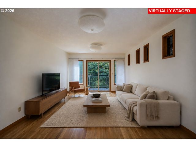 2445 Sw MONTGOMERY Dr, Portland, OR 97201