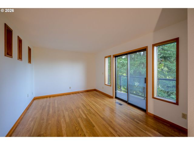 2445 Sw MONTGOMERY Dr, Portland, OR 97201