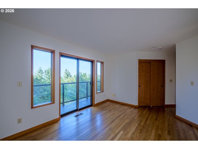 2445 Sw MONTGOMERY Dr, Portland, OR 97201