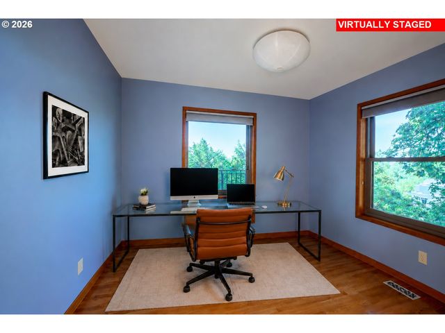 2445 Sw MONTGOMERY Dr, Portland, OR 97201