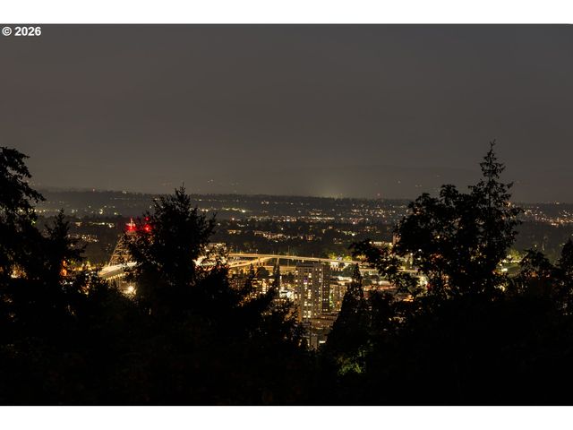 2445 Sw MONTGOMERY Dr, Portland, OR 97201