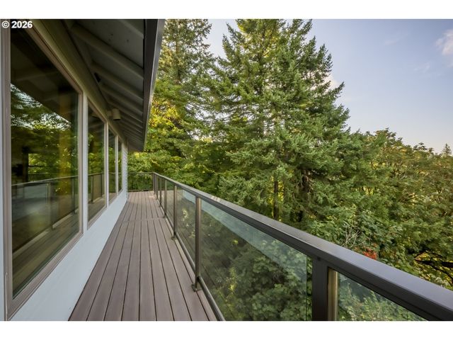 2445 Sw MONTGOMERY Dr, Portland, OR 97201