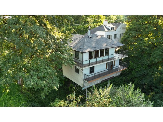 2445 Sw MONTGOMERY Dr, Portland, OR 97201