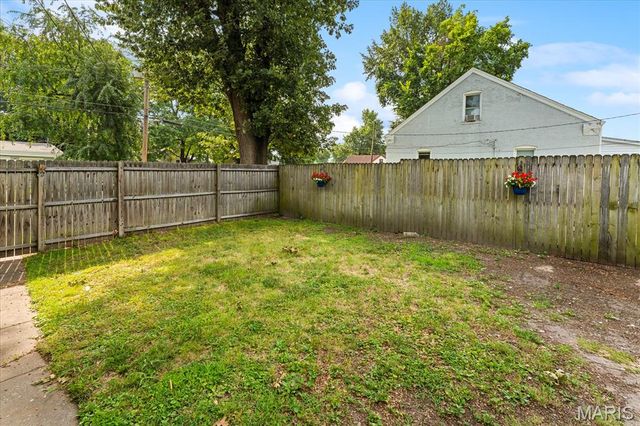 223 N 8th Street, Belleville, IL 62220