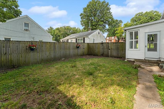 223 N 8th Street, Belleville, IL 62220