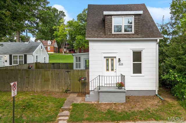 223 N 8th Street, Belleville, IL 62220