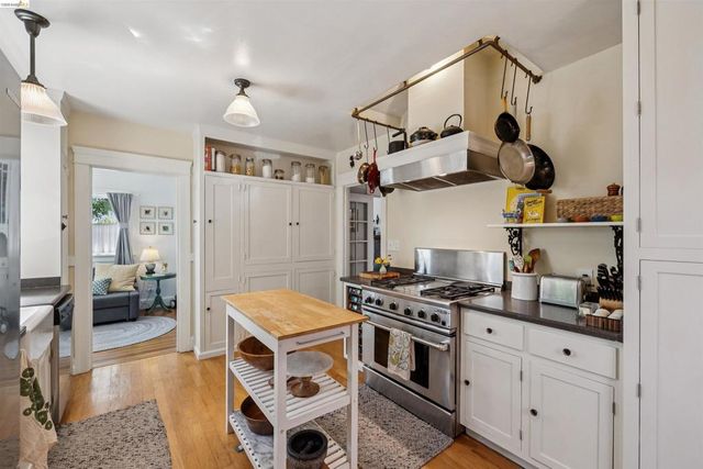 3031 Barrett Ave, Richmond, CA 94804