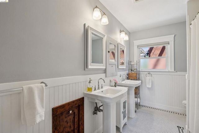 3031 Barrett Ave, Richmond, CA 94804