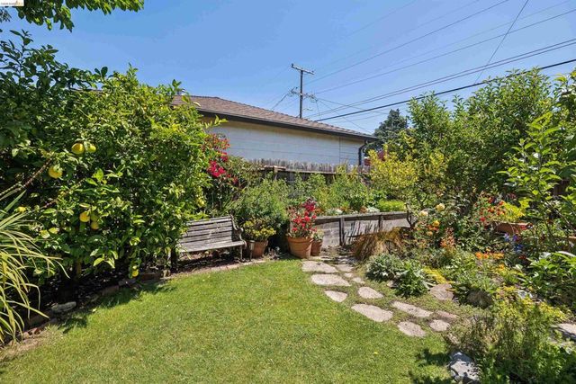 3031 Barrett Ave, Richmond, CA 94804